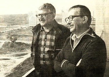 Strugatsky-brødrene, Arkadij og Boris, på altanen 1983