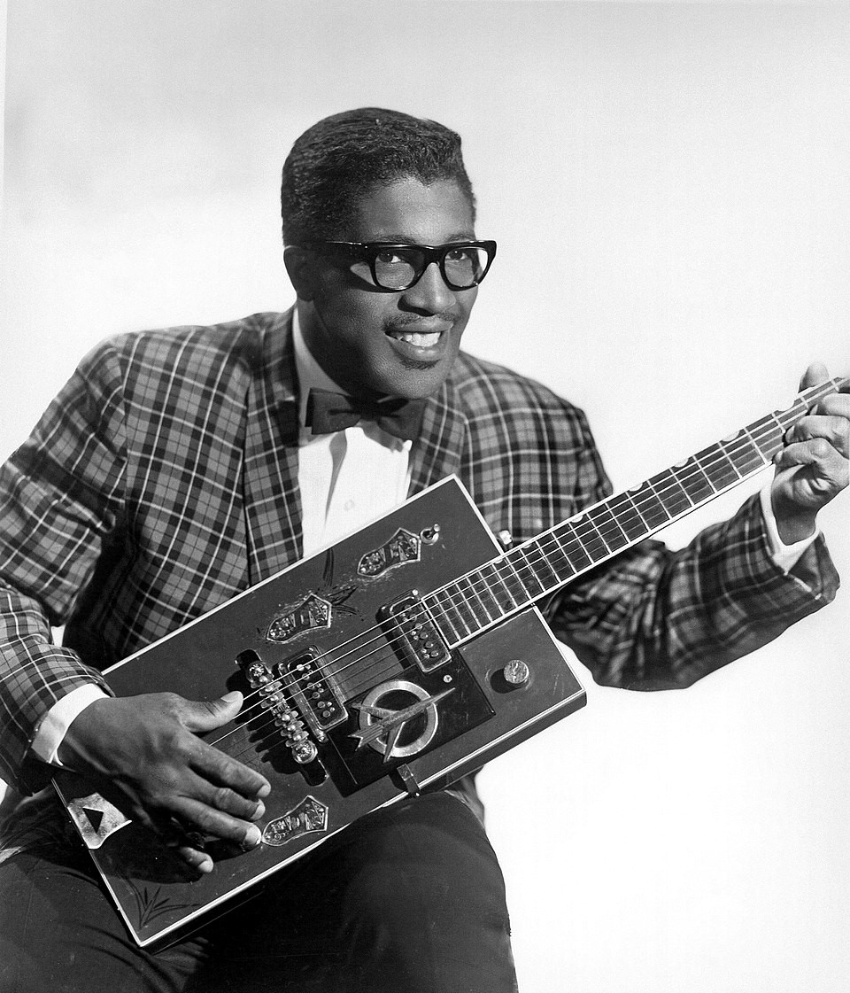Portræt af Bo Diddley, amerikansk musiker og rock’n’roll-ikon