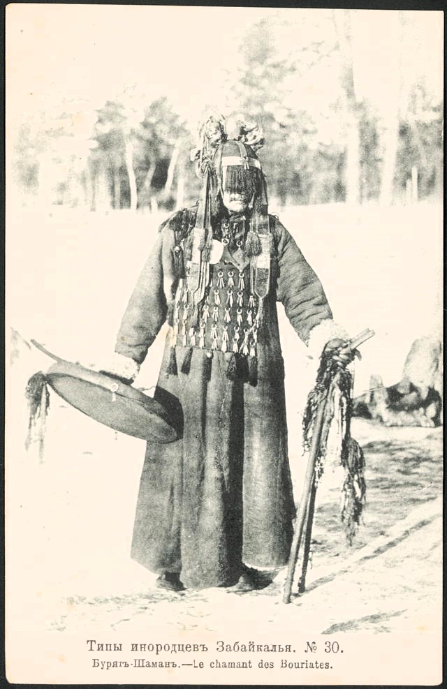 Burjatisk shaman med tromme og træstave