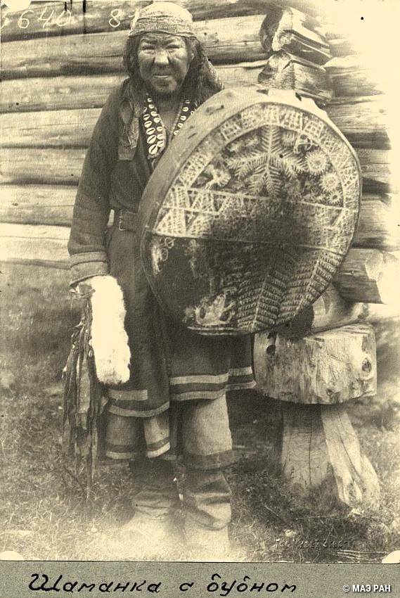 Shor-shaman med stor tromme